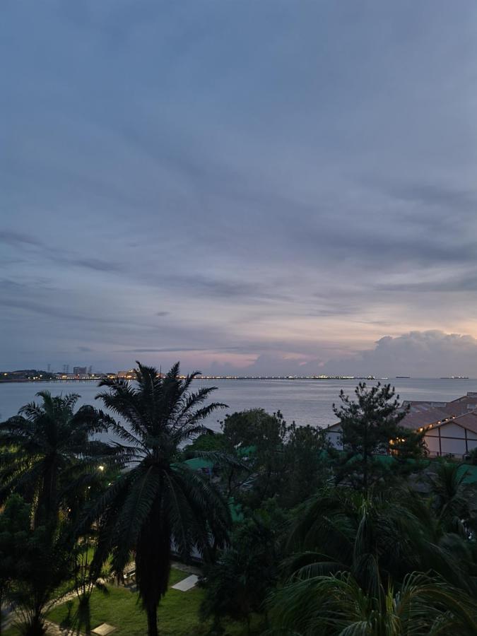Glory Beach Resort Seaview Private 2Br Port Dickson Exteriör bild